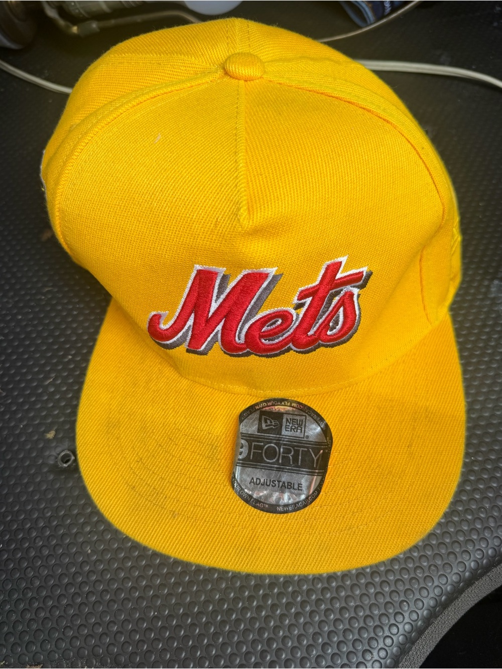Yellow New Era New York Mets 9FORTY adjustable snapback cap featuring the team'